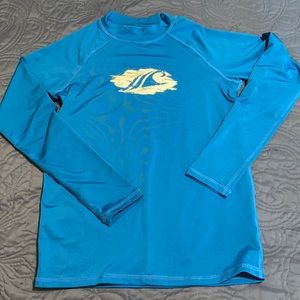🍎2/$15 NWOT long-sleeved rash guard